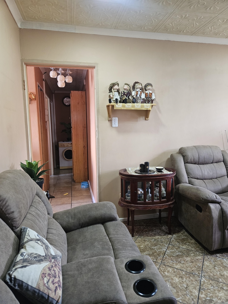 2 Bedroom Property for Sale in Kabega Park Eastern Cape